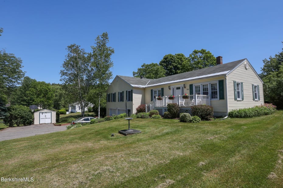 792 Middle Rd Photo 1