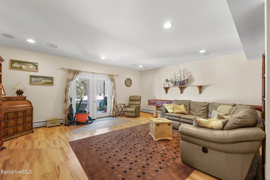 581 Red Barn Rd Photo 46