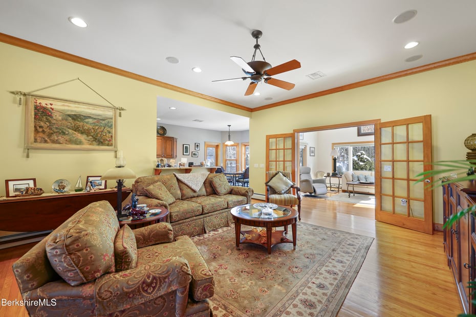 581 Red Barn Rd Photo 17