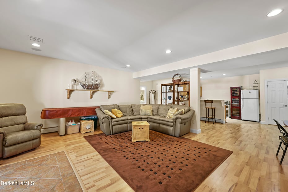 581 Red Barn Rd Photo 47