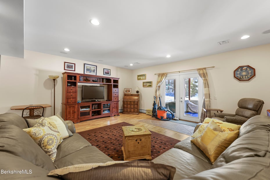 581 Red Barn Rd Photo 49