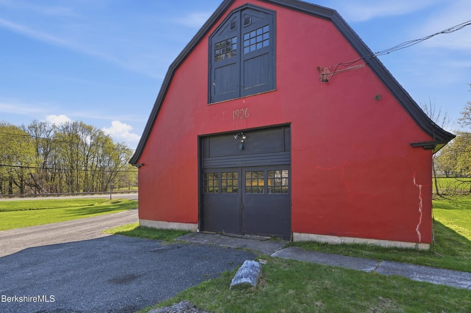 752 State Rd Photo 47