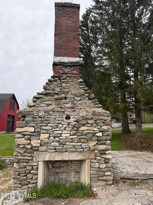752 State Rd Photo 68