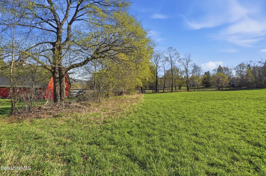 752 State Rd Photo 61