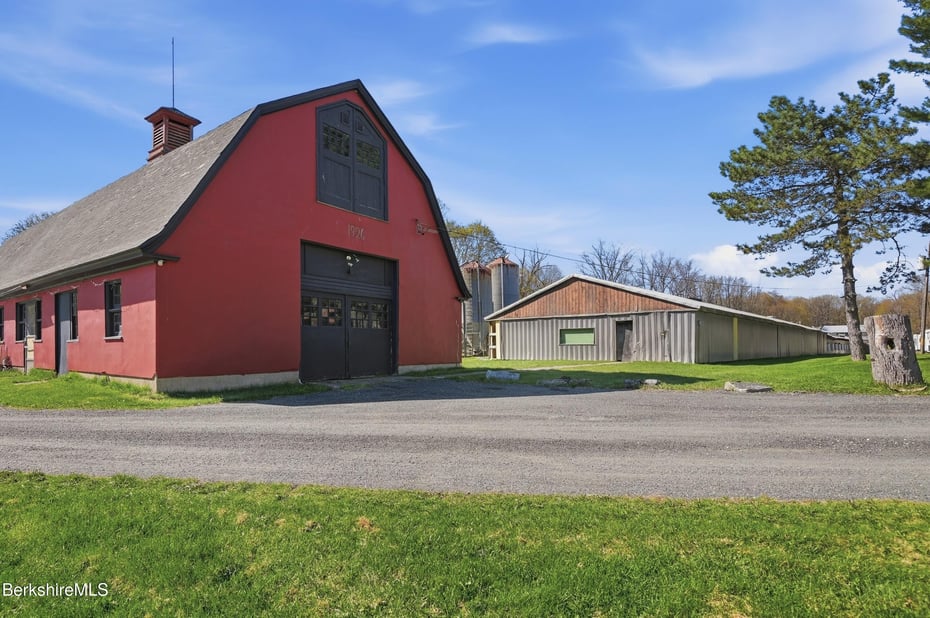 752 State Rd Photo 48