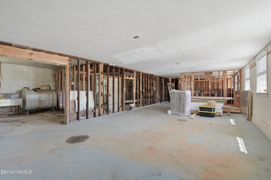 752 State Rd Photo 52