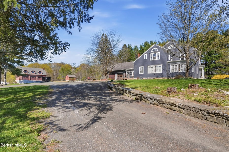 752 State Rd Photo 7