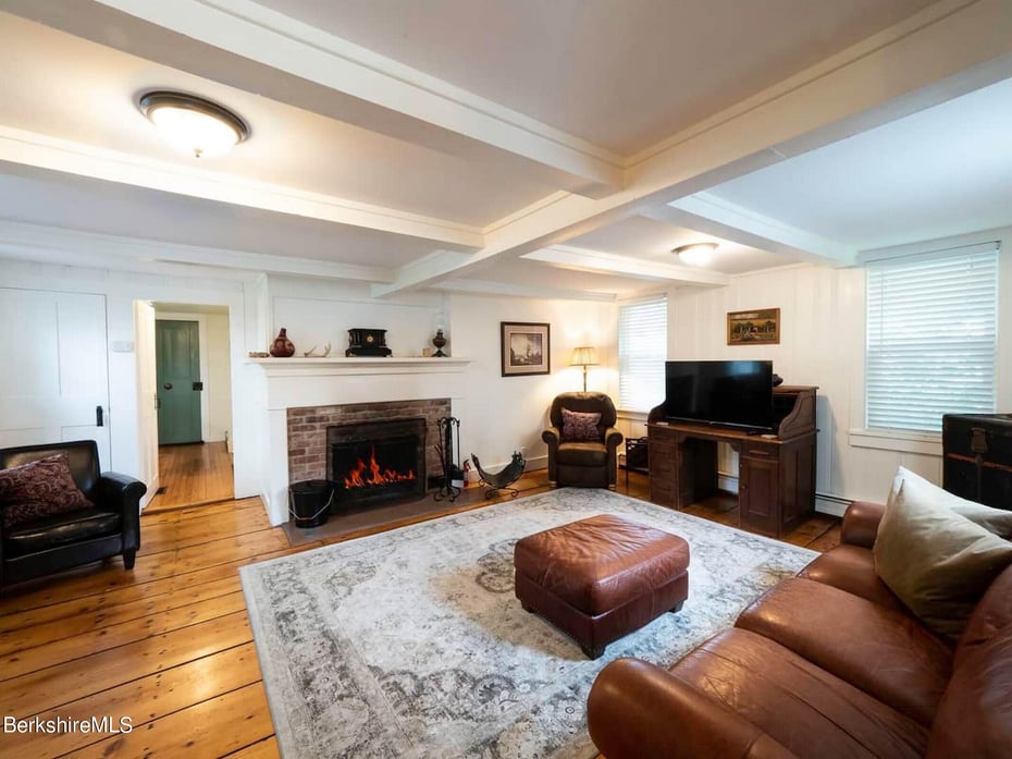 33 S Main Rd Photo 6