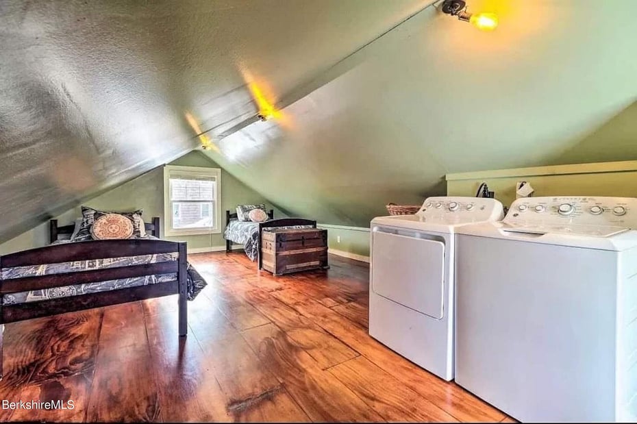 33 S Main Rd Photo 13