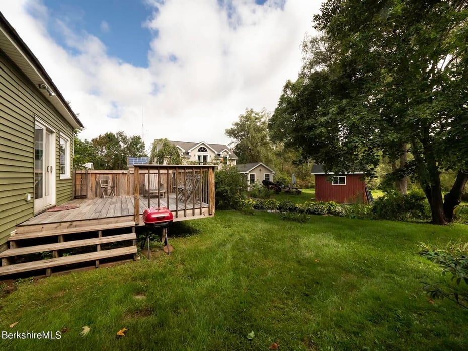 33 S Main Rd Photo 15