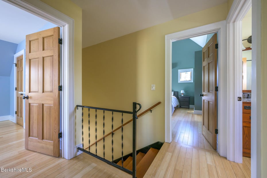 11 Jamie Ln Photo 29