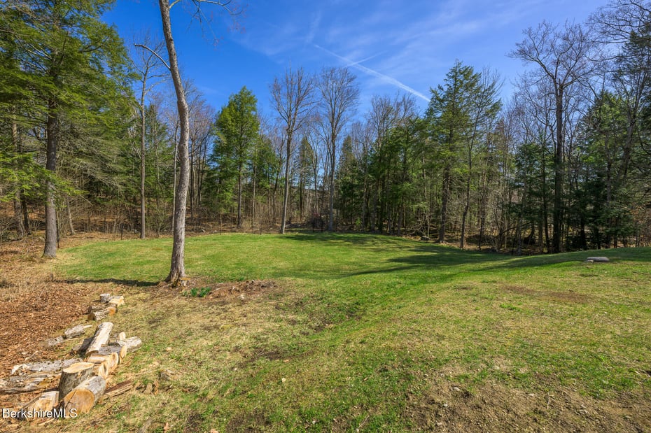 11 Jamie Ln Photo 59