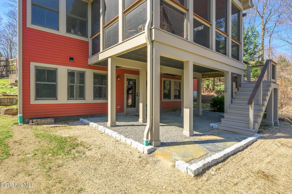 11 Jamie Ln Photo 49