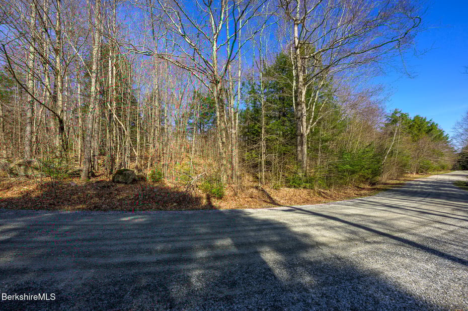 11 Jamie Ln Photo 62