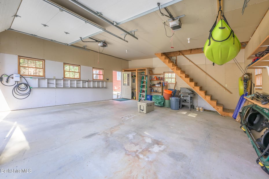11 Jamie Ln Photo 57