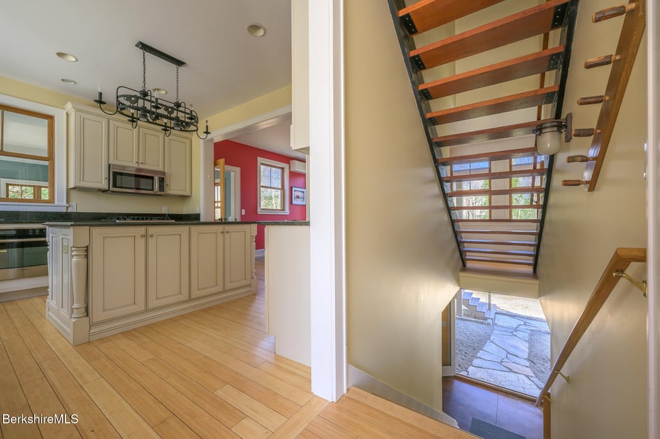 11 Jamie Ln Photo 38
