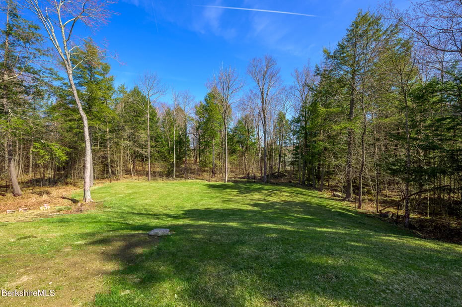 11 Jamie Ln Photo 70