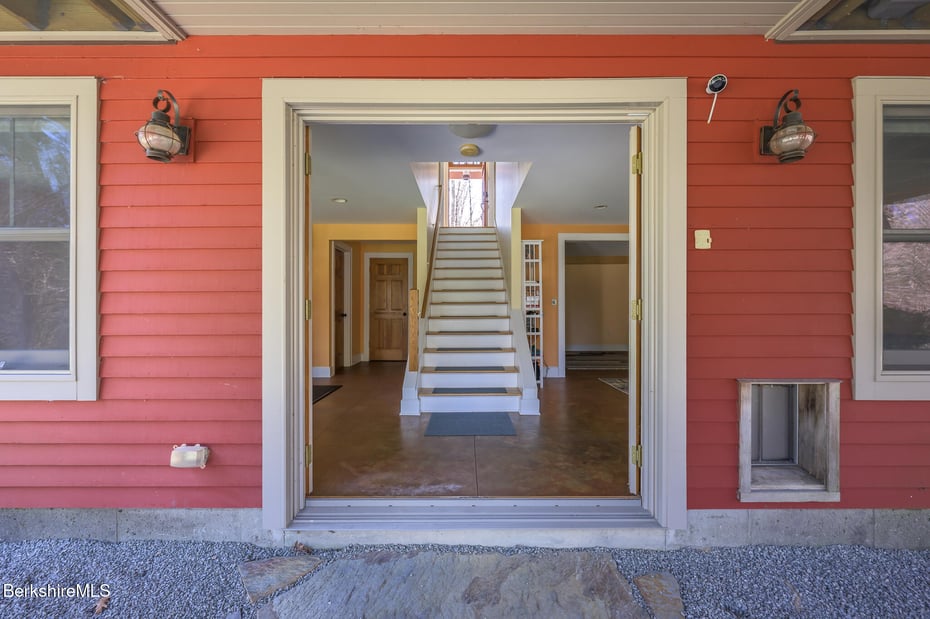 11 Jamie Ln Photo 46