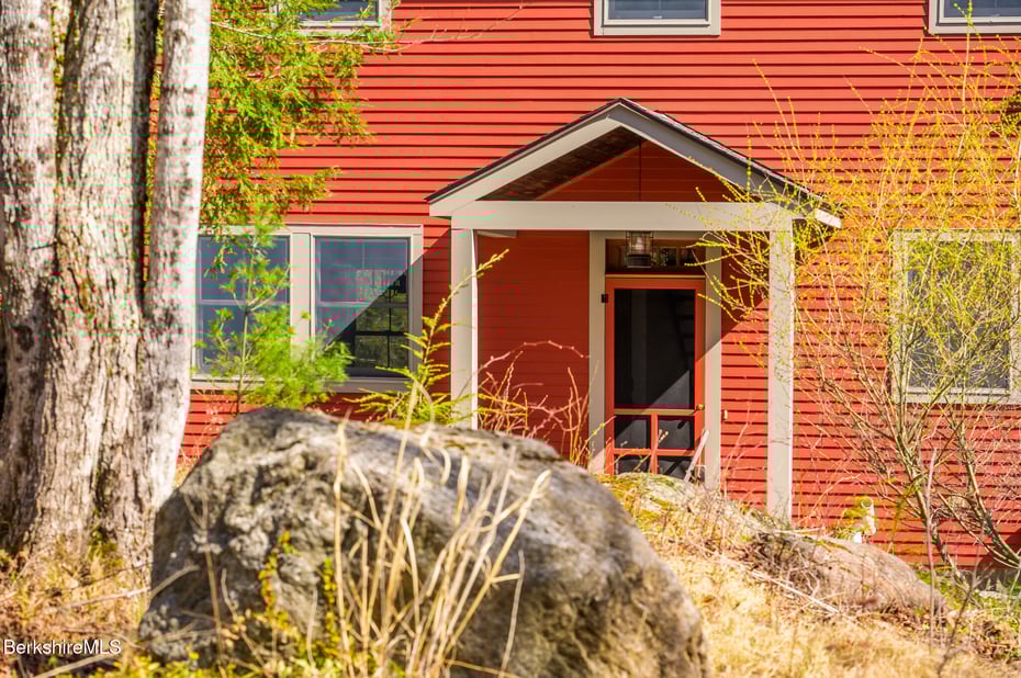 11 Jamie Ln Photo 8