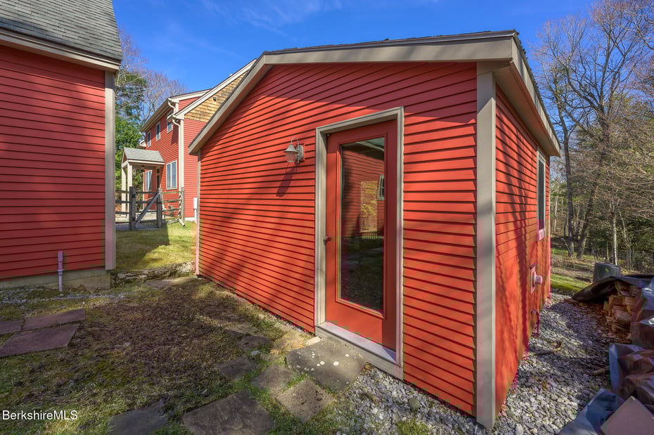 11 Jamie Ln Photo 51