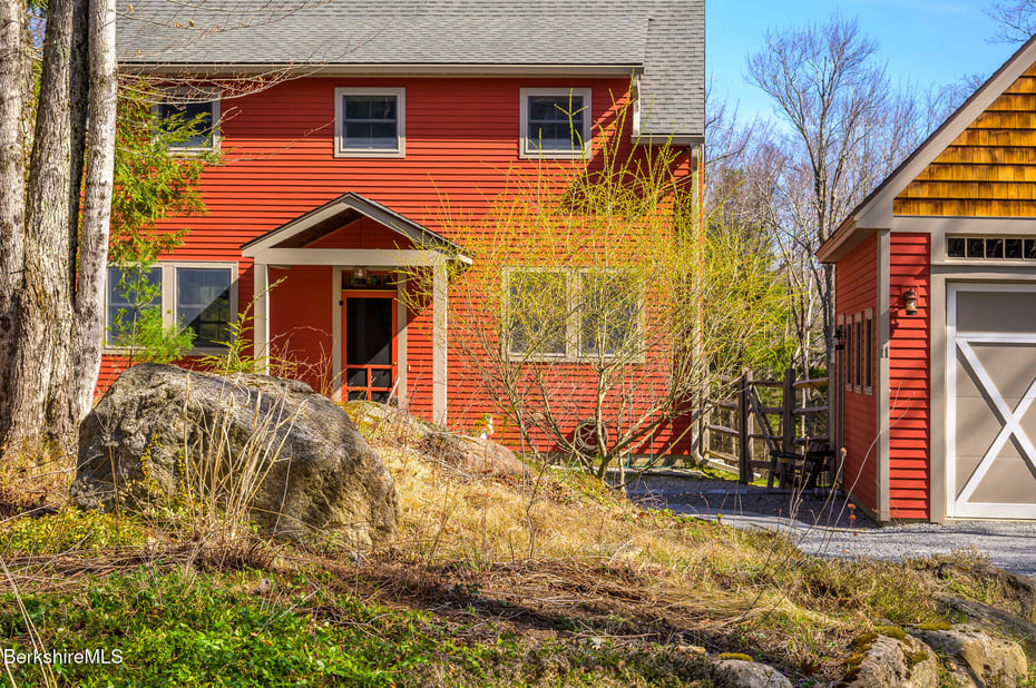 11 Jamie Ln Photo 7