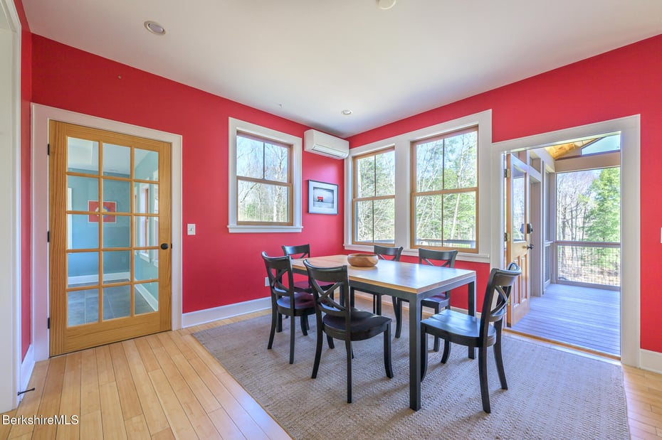 11 Jamie Ln Photo 21