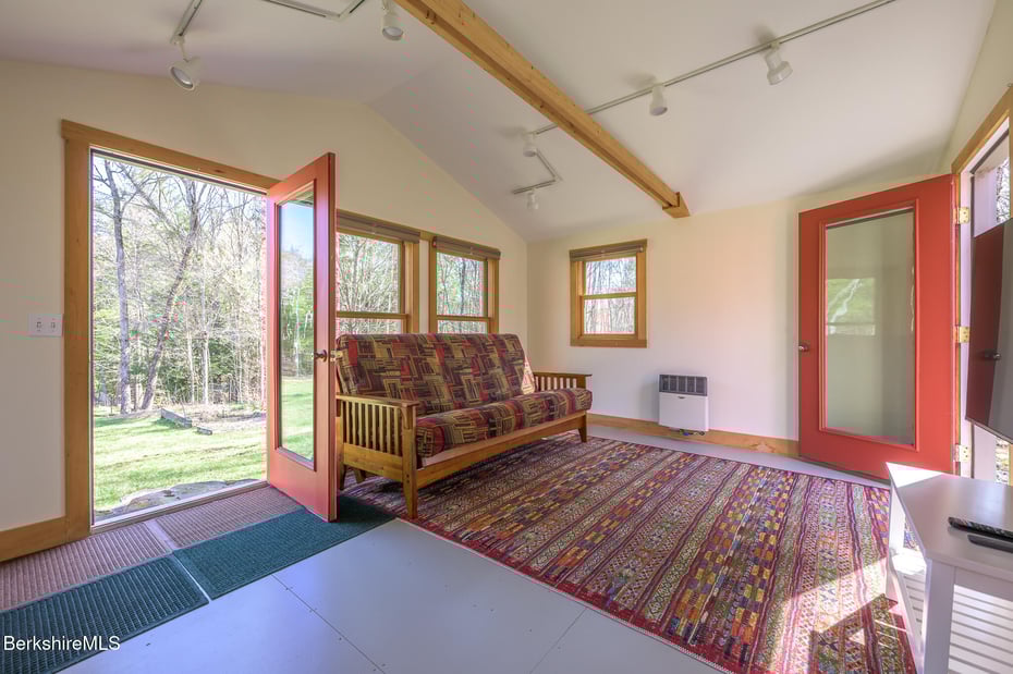 11 Jamie Ln Photo 52