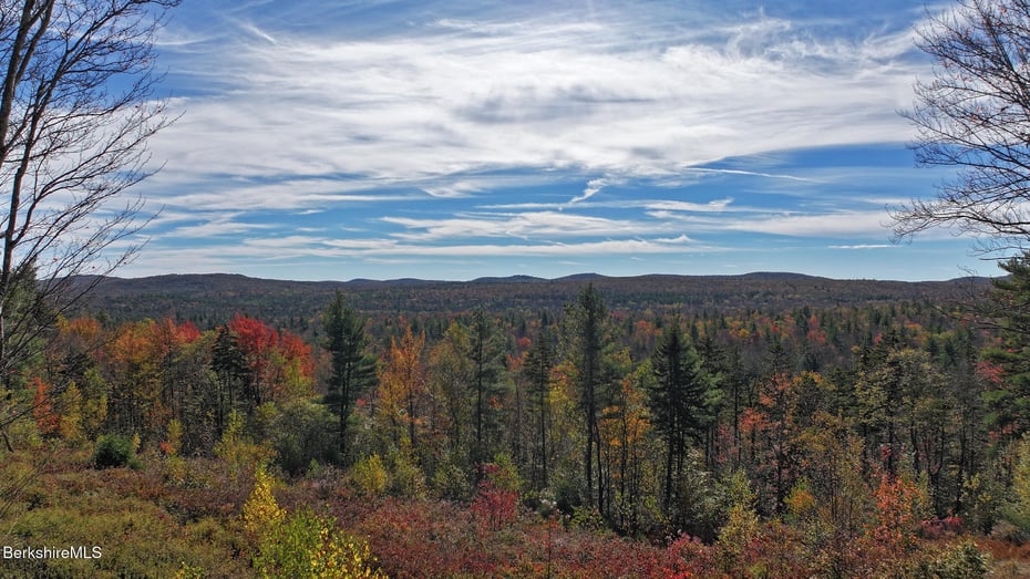 1570 B Washington Mountain Road Photo 4