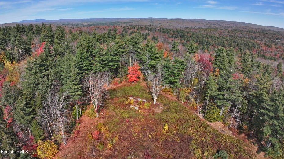 1570 B Washington Mountain Road Photo 9