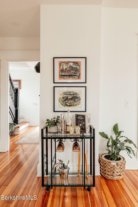 215 Prospect St Photo 9