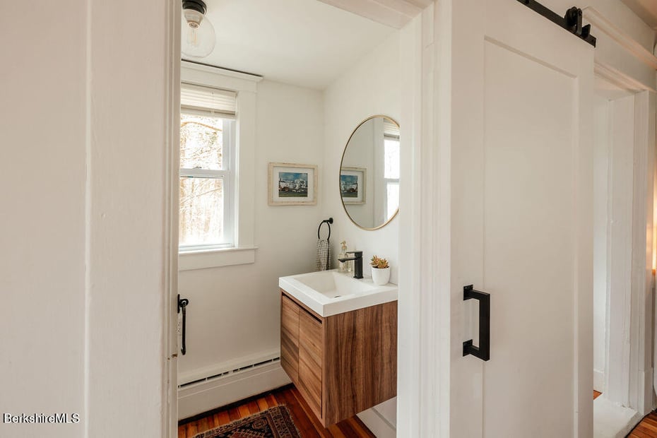 215 Prospect St Photo 11