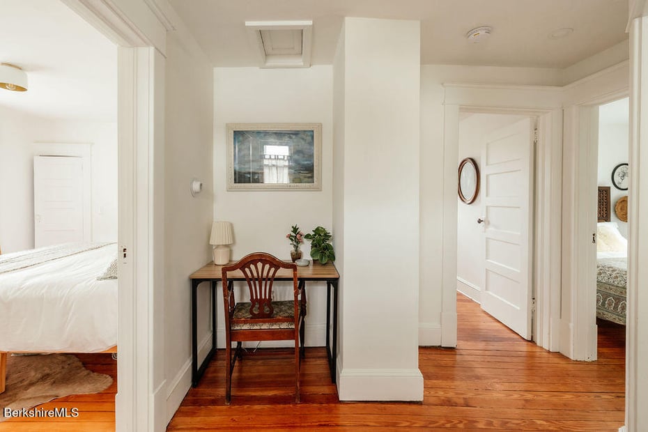 215 Prospect St Photo 32