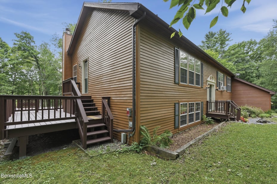 28 Mountain Pond Ln Photo 5