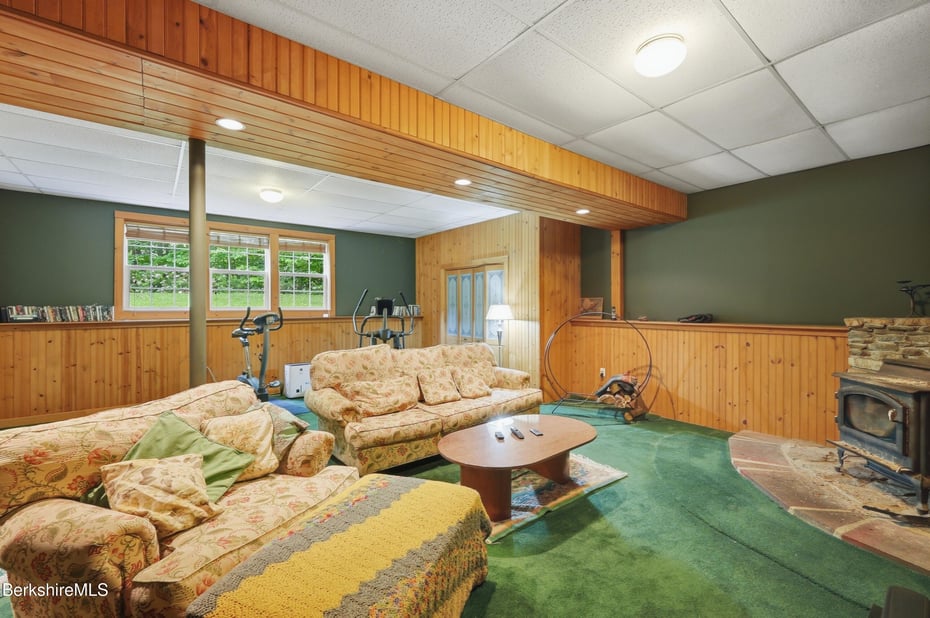 28 Mountain Pond Ln Photo 66