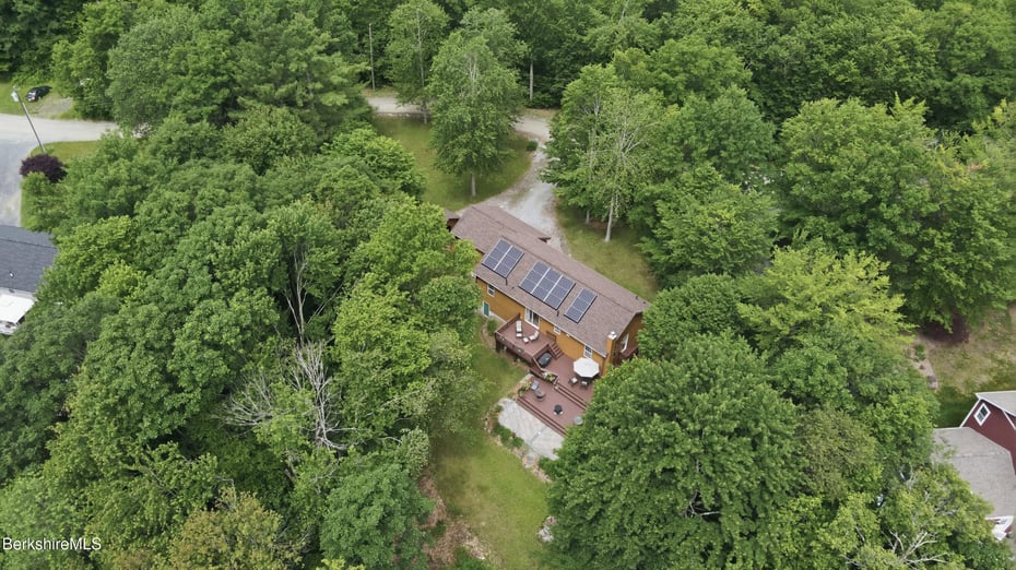 28 Mountain Pond Ln Photo 10