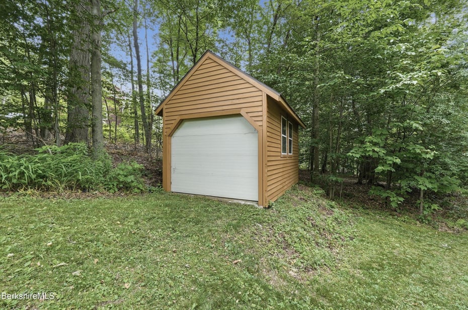28 Mountain Pond Ln Photo 18