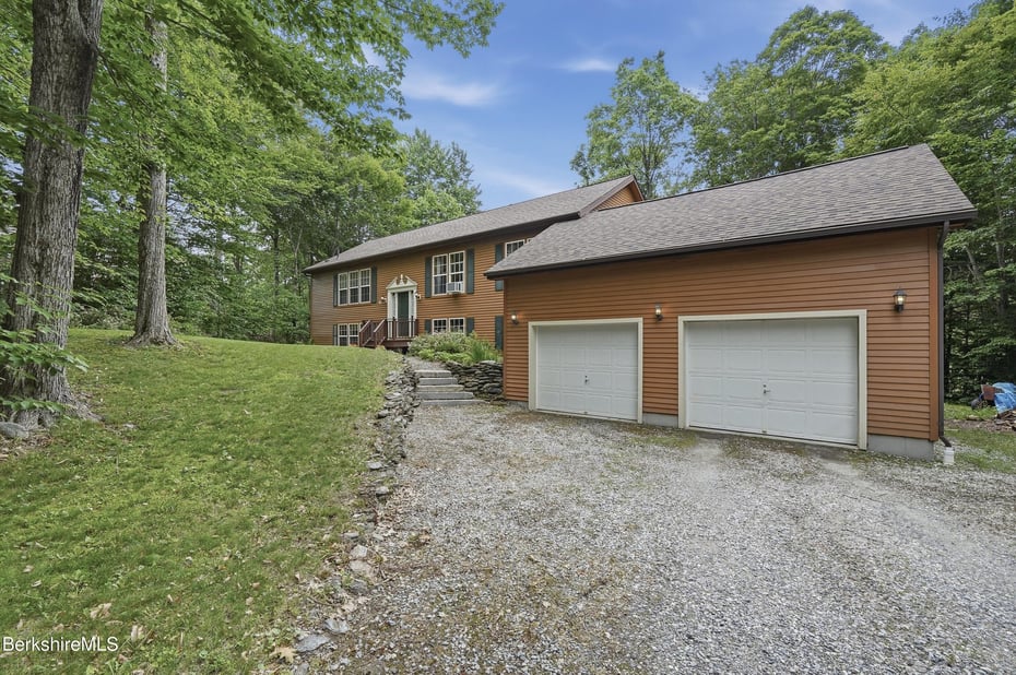 28 Mountain Pond Ln Photo 12