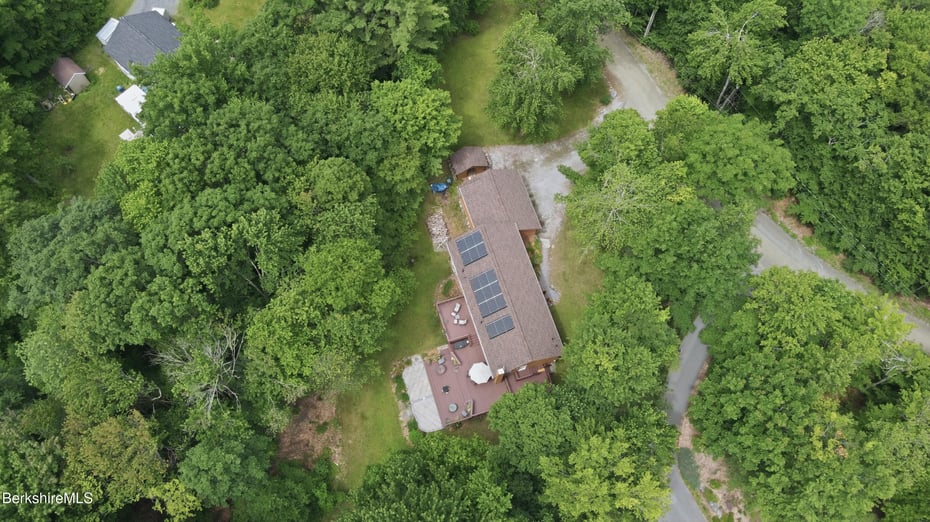 28 Mountain Pond Ln Photo 9