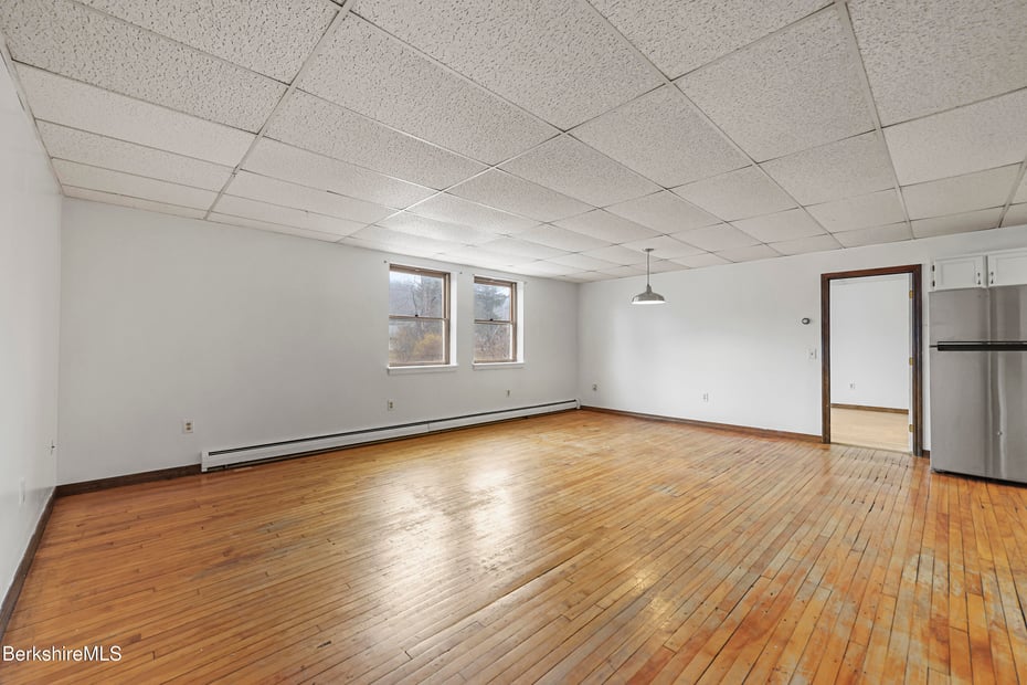 55 Crystal St Photo 10