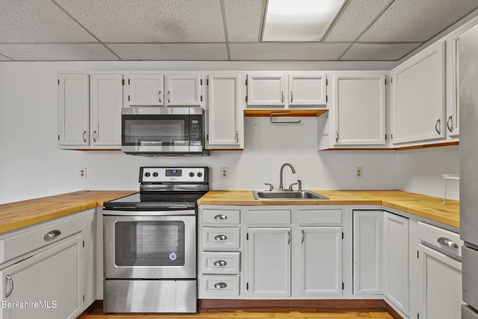 55 Crystal St Photo 23