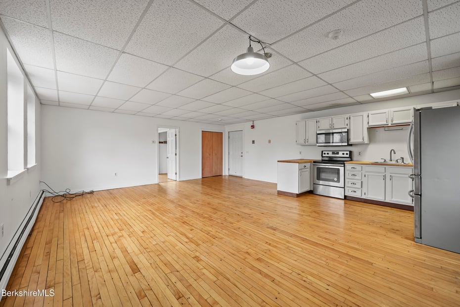 55 Crystal St Photo 19