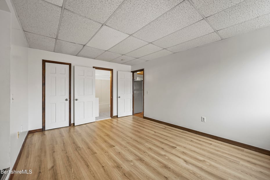 55 Crystal St Photo 17