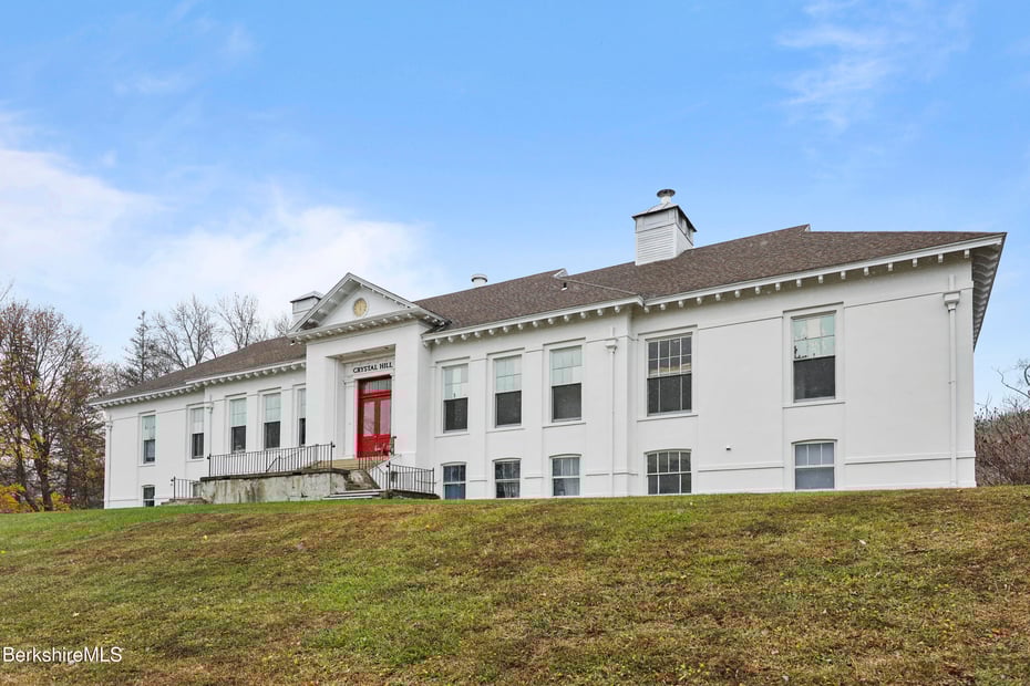 55 Crystal St Photo 5