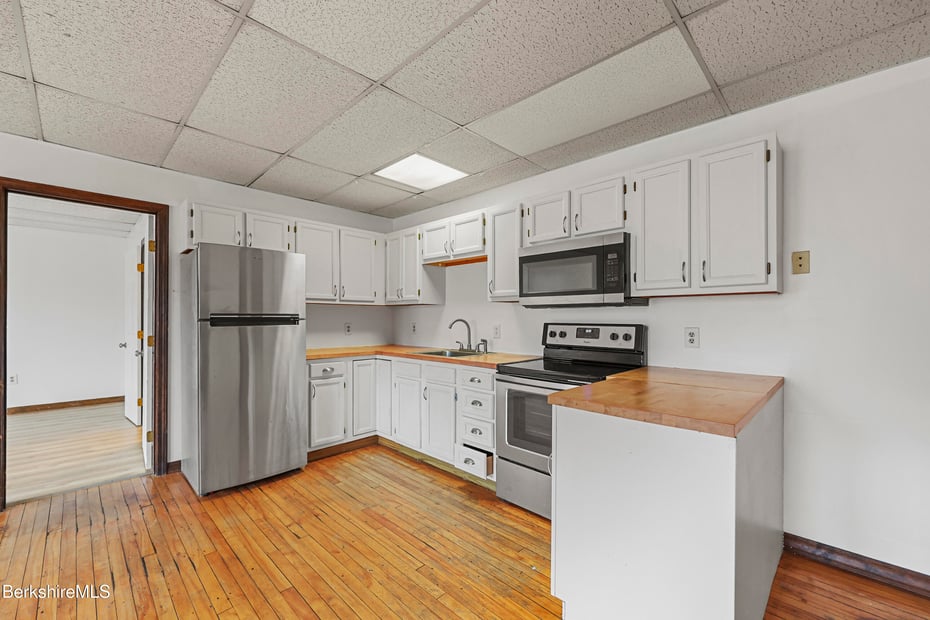 55 Crystal St Photo 14