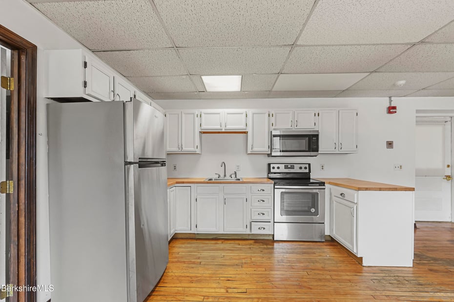 55 Crystal St Photo 13