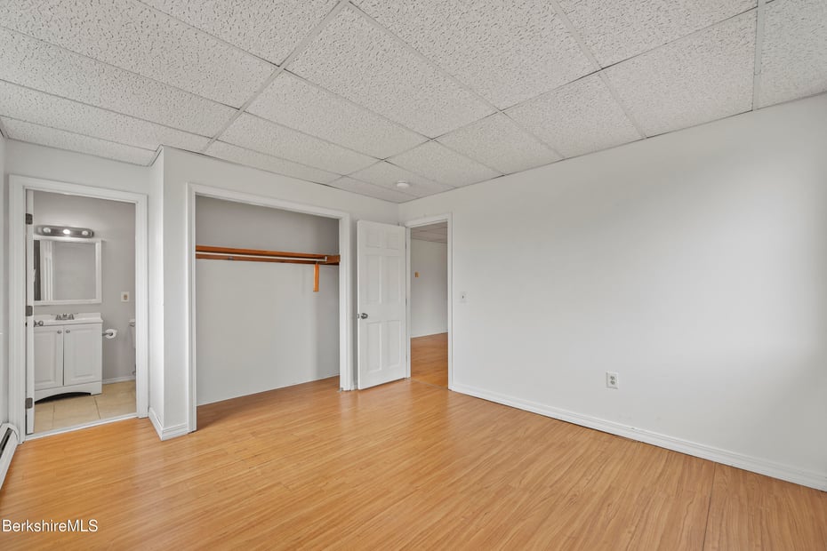 55 Crystal St Photo 26