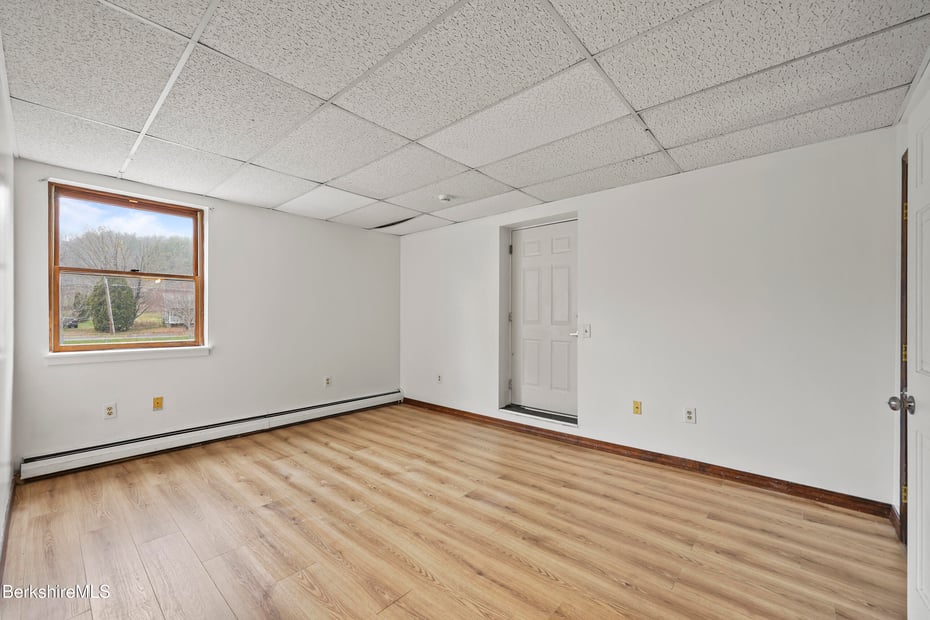 55 Crystal St Photo 15