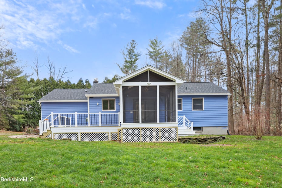 627 Lenox Rd Photo 4