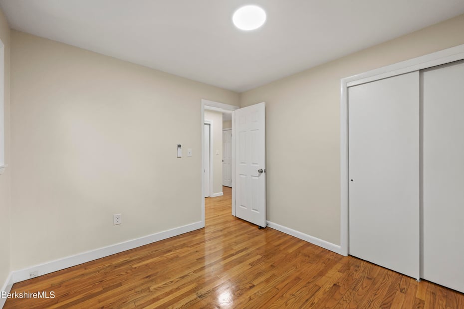 627 Lenox Rd Photo 25