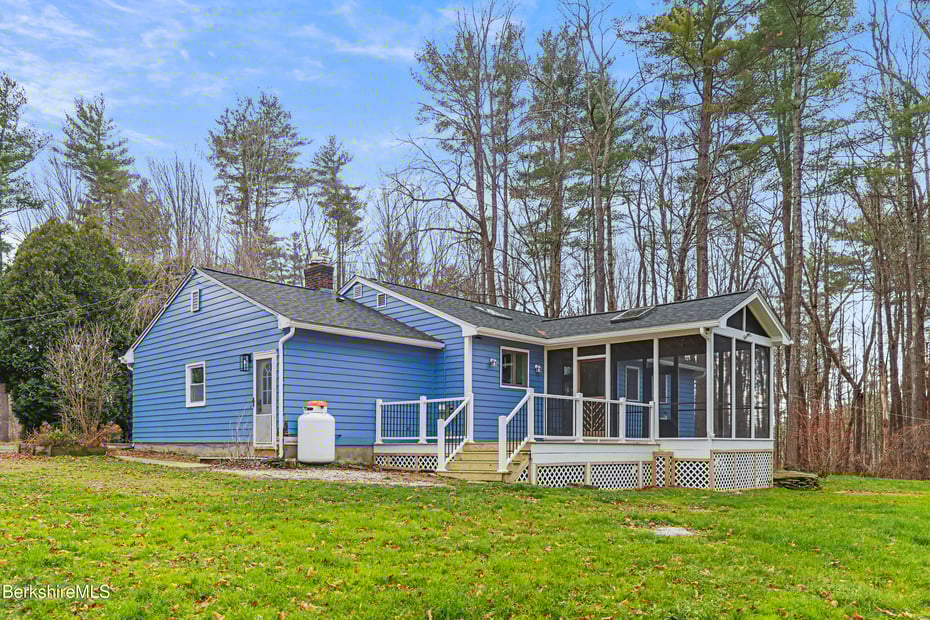 627 Lenox Rd Photo 5